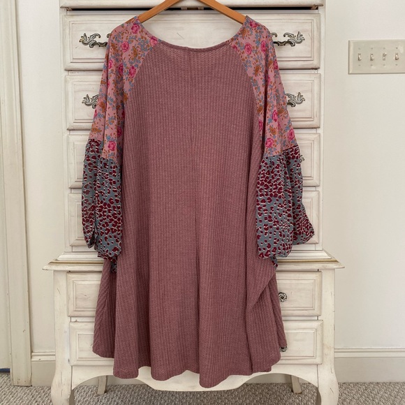 Vici Waffle Knit Contrast Sleeve Dress - Picture 2 of 6